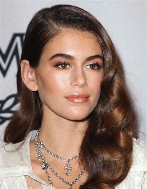 kaia gerber makeup style